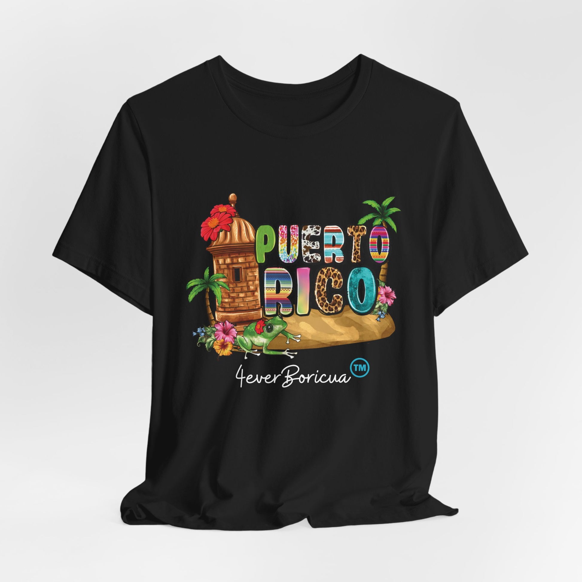CAMISETA PR PUERTO RICO NEGRA 4EVERBORICUA CON EL MORRO, COQUI, FLOR Y PUERTO RICO EN COLORES