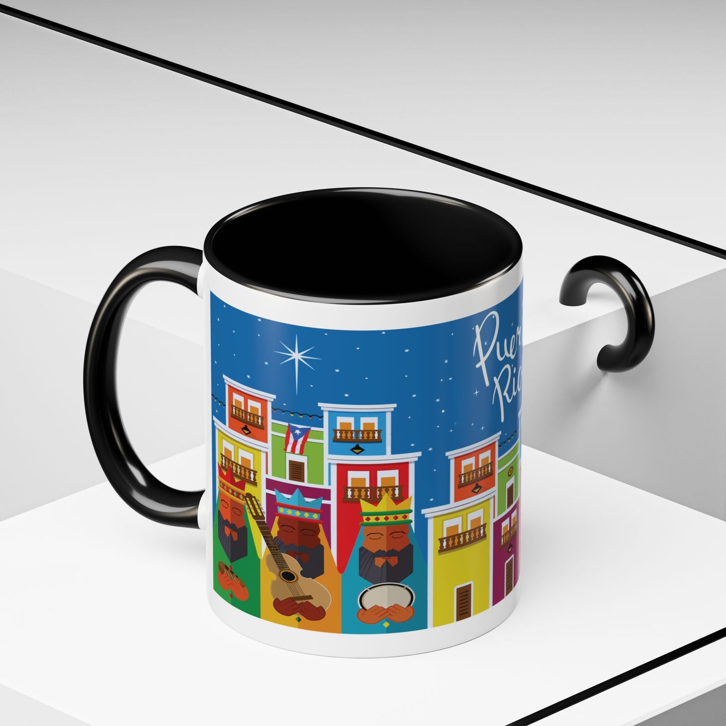TAZA DE LOS TRES REYES MAGOS EN LA CIUDAD DE SAN JUAN PUERTO RICO. COLORIDA. ASA Y FONDO NEGRO. THREE KINGS MUGS.