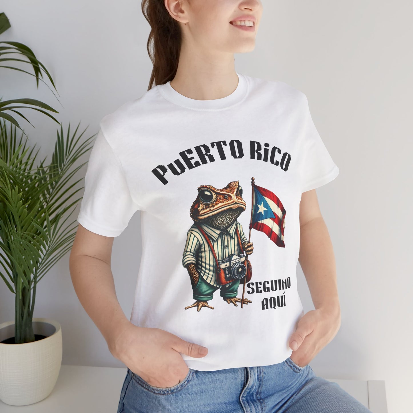 CAMISETA PR Unisex SAPO CONCHO DTMF SEGUIMO AQUÍ T-Shirt | 4EVERBORICUA