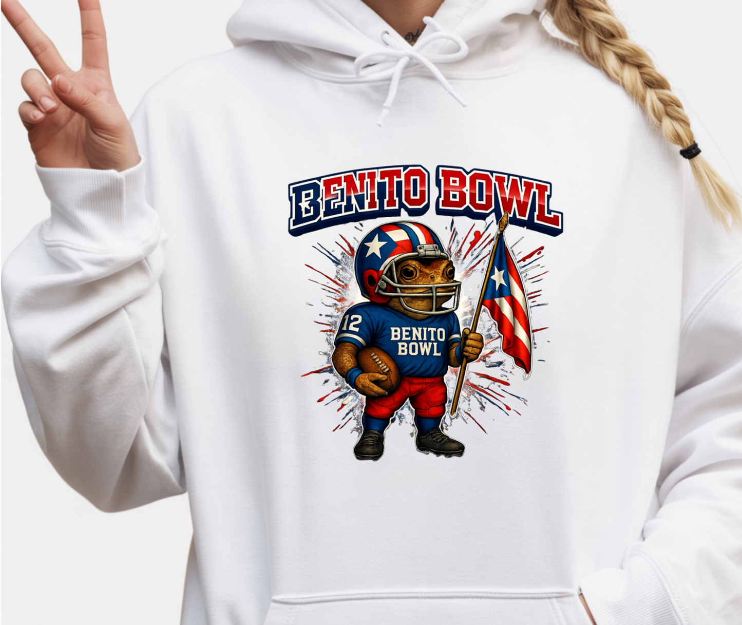 Hoodie BENITO BOWL 2026 Puerto Rico con Sapo Concho y bandera puertorriqueña diseño 4everBoricua. Blanco. Unisex.